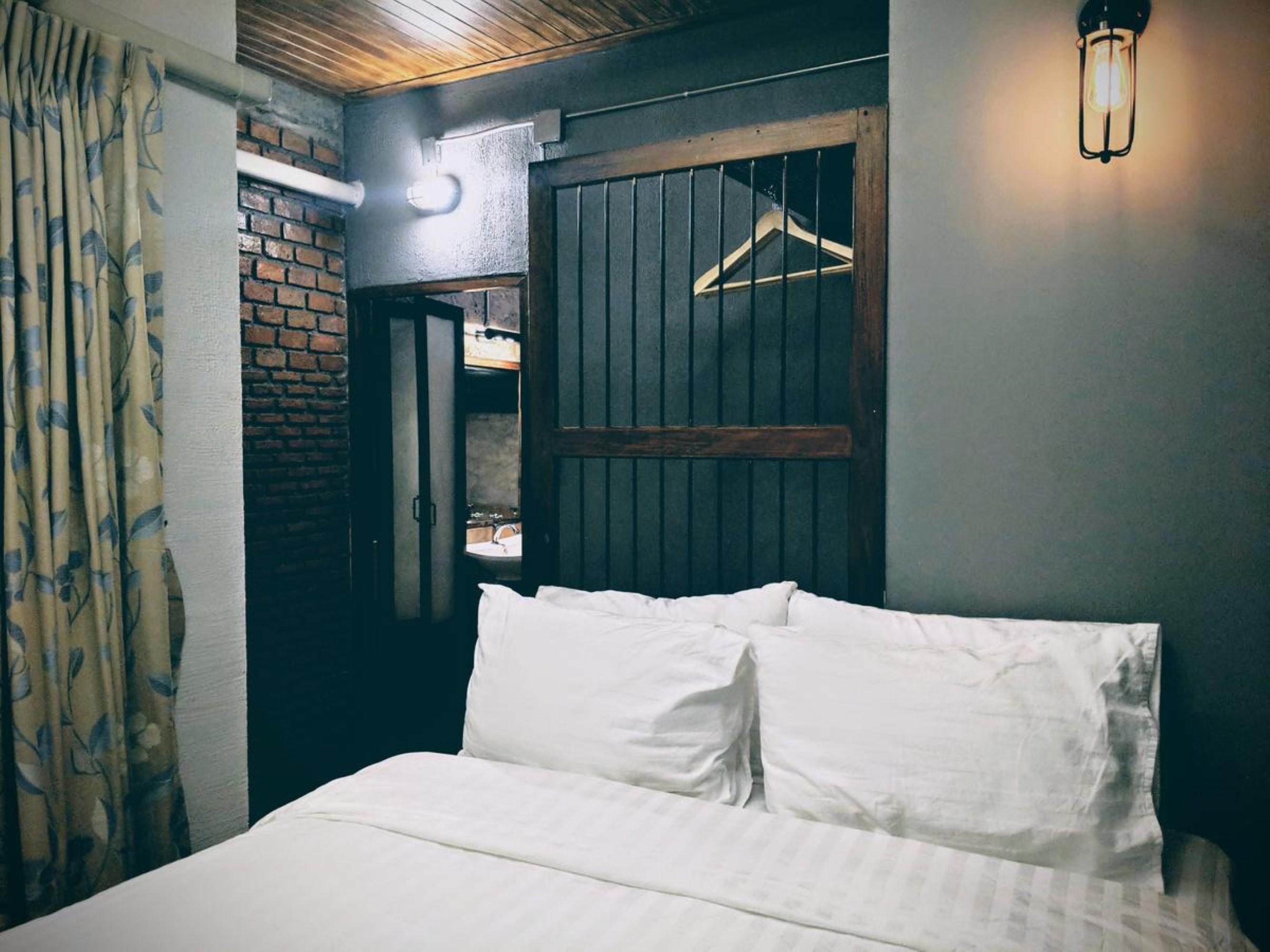 Zeds Hostel Банкок Екстериор снимка