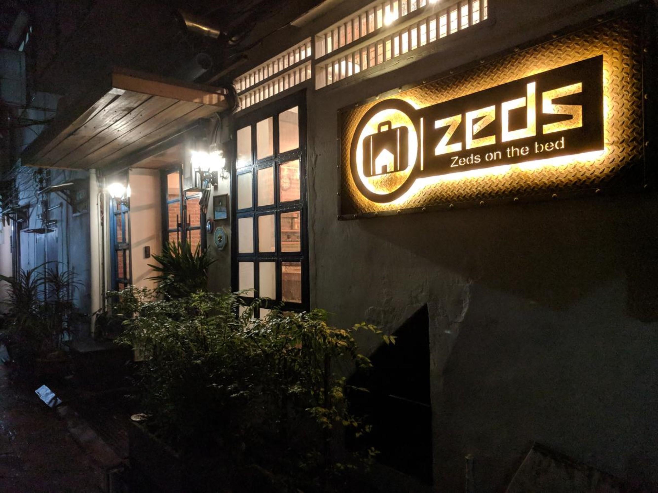 Zeds Hostel Банкок Екстериор снимка