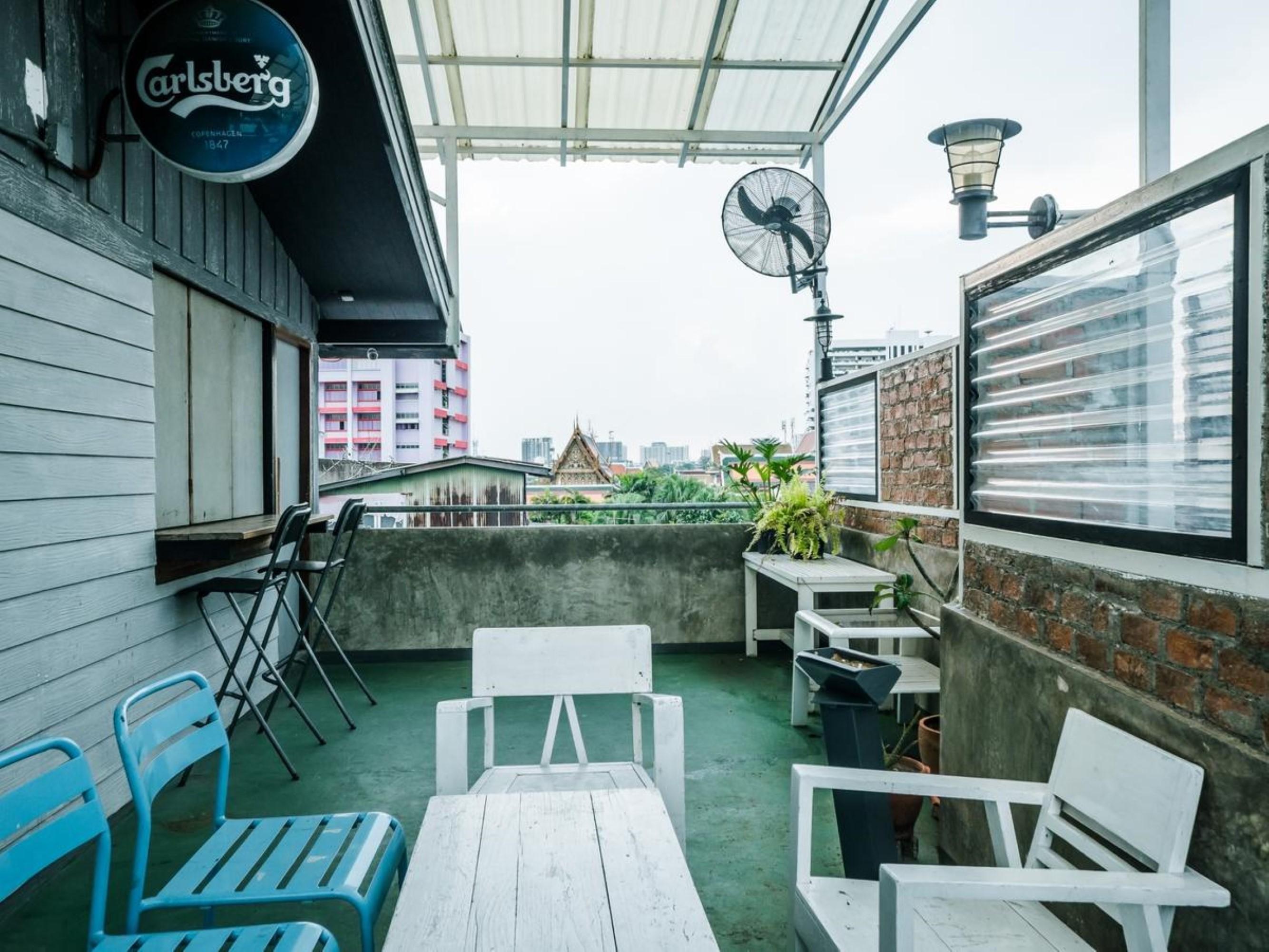 Zeds Hostel Банкок Екстериор снимка