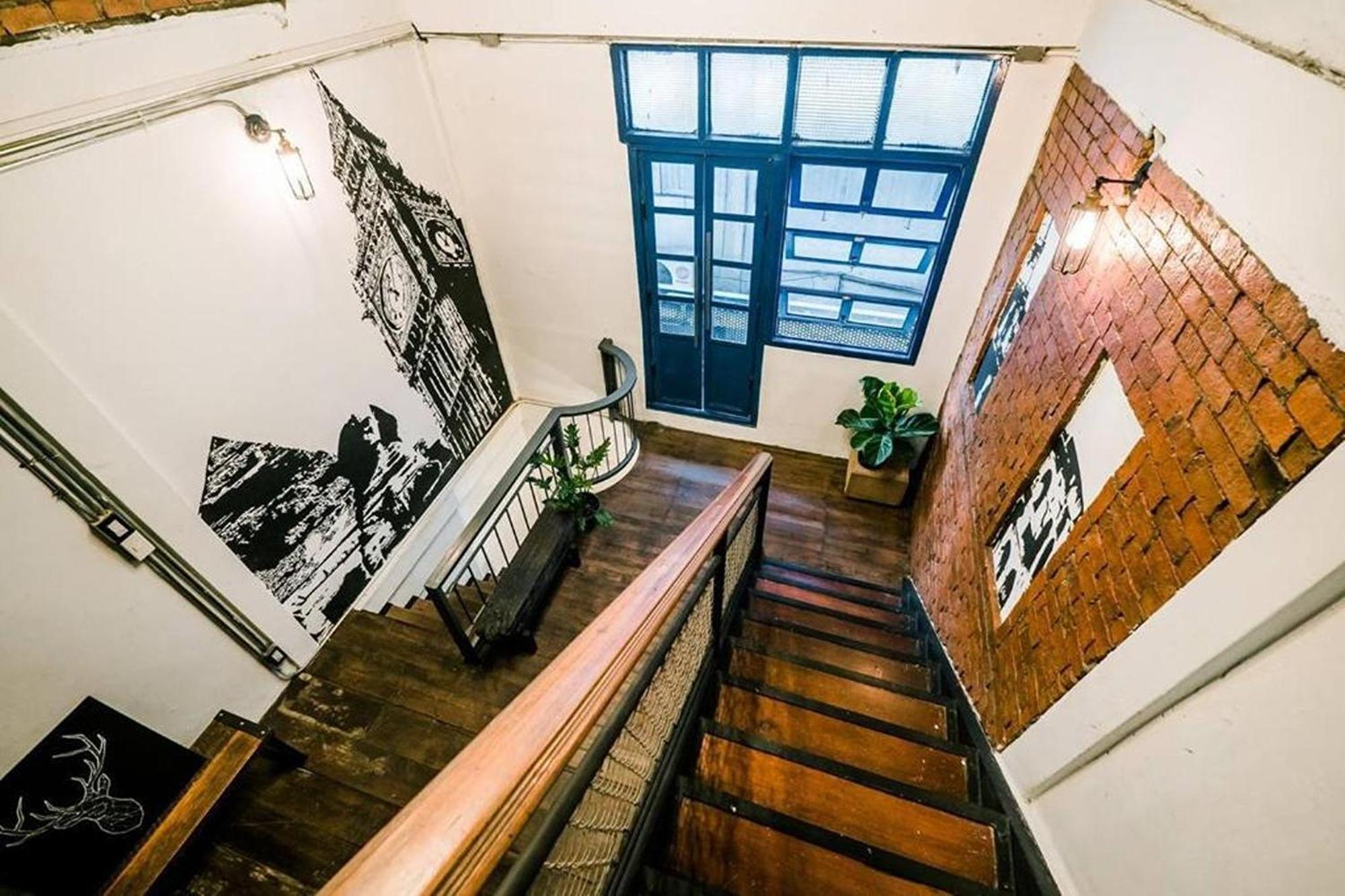 Zeds Hostel Банкок Екстериор снимка