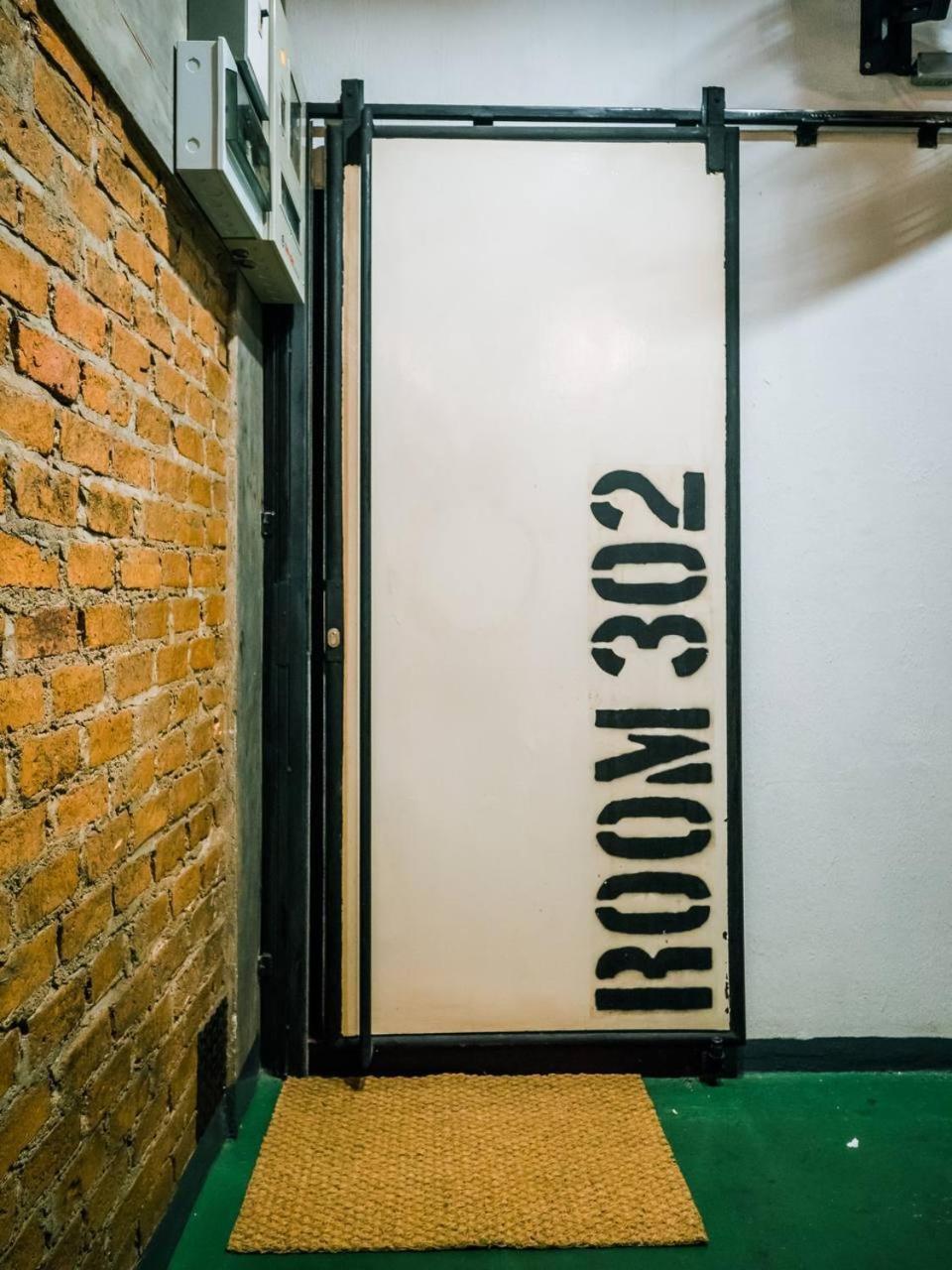 Zeds Hostel Банкок Екстериор снимка