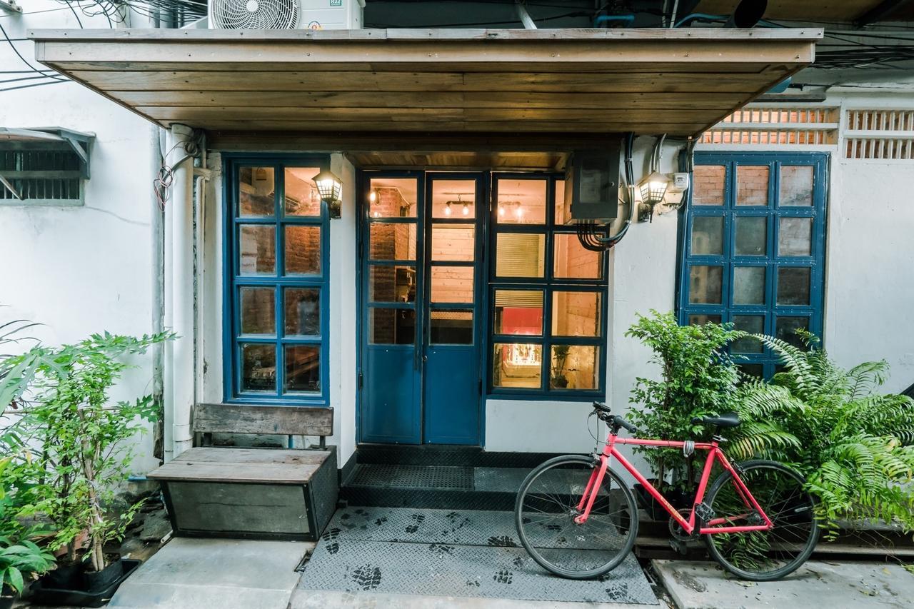 Zeds Hostel Банкок Екстериор снимка