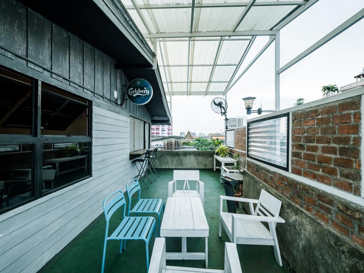 Zeds Hostel Банкок Екстериор снимка