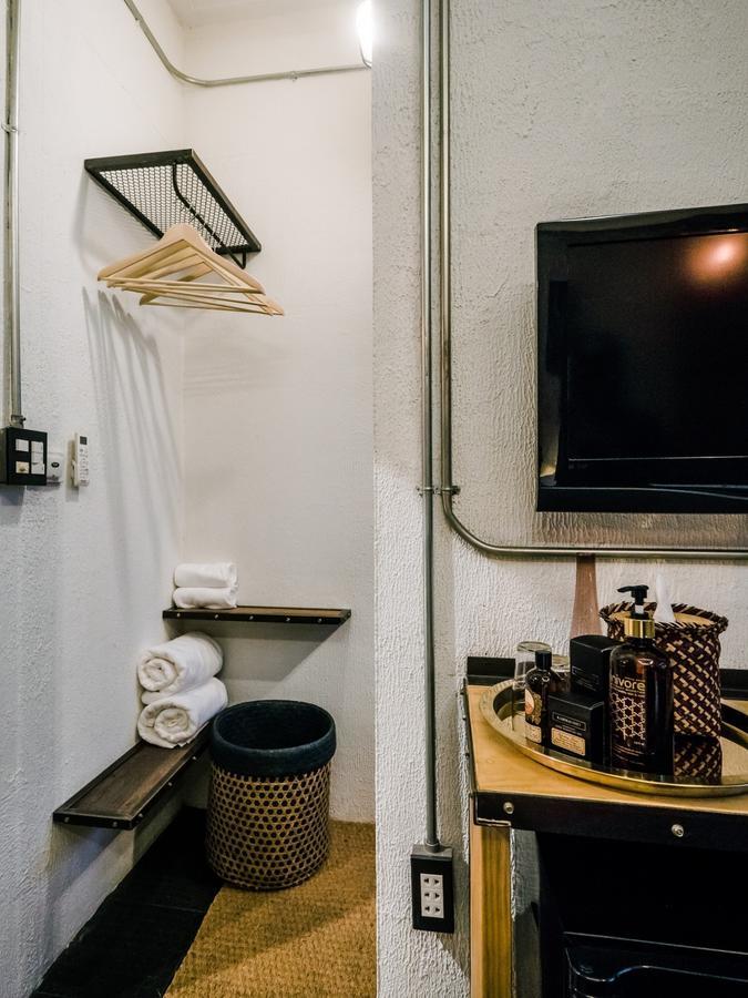 Zeds Hostel Банкок Екстериор снимка