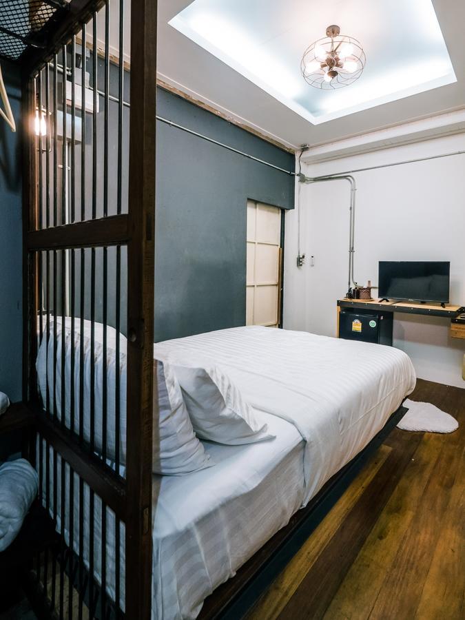 Zeds Hostel Банкок Екстериор снимка