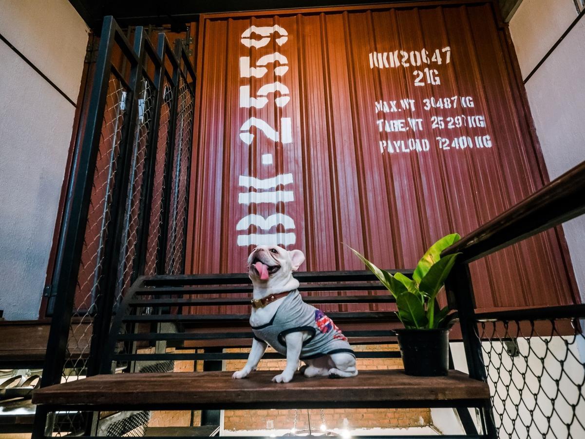 Zeds Hostel Банкок Екстериор снимка