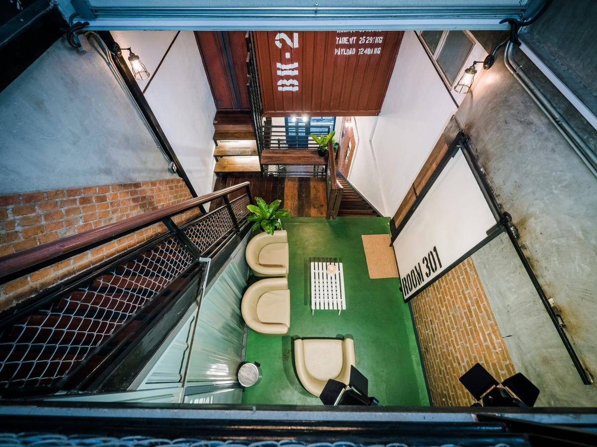Zeds Hostel Банкок Екстериор снимка