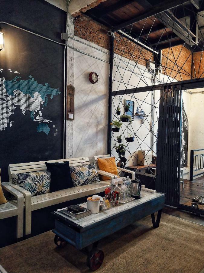 Zeds Hostel Банкок Екстериор снимка